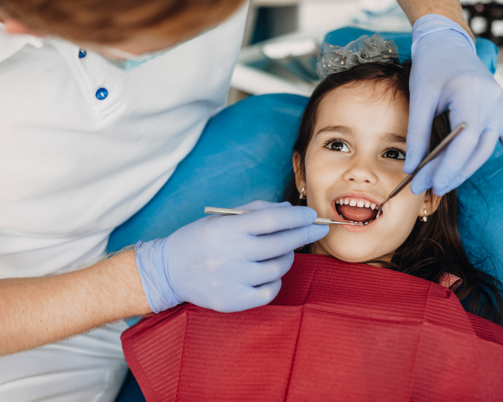 A importância do acompanhamento odontológico na infância para a saúde bucal das crianças